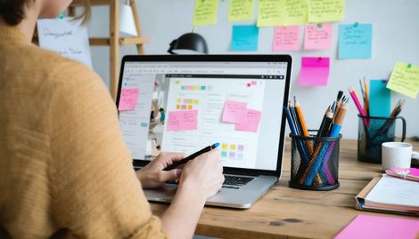 Blog İçeriği İçin En Etkili Prompts: Yazma İpuçları ve SEO Uyumlu İçerik Üretimi